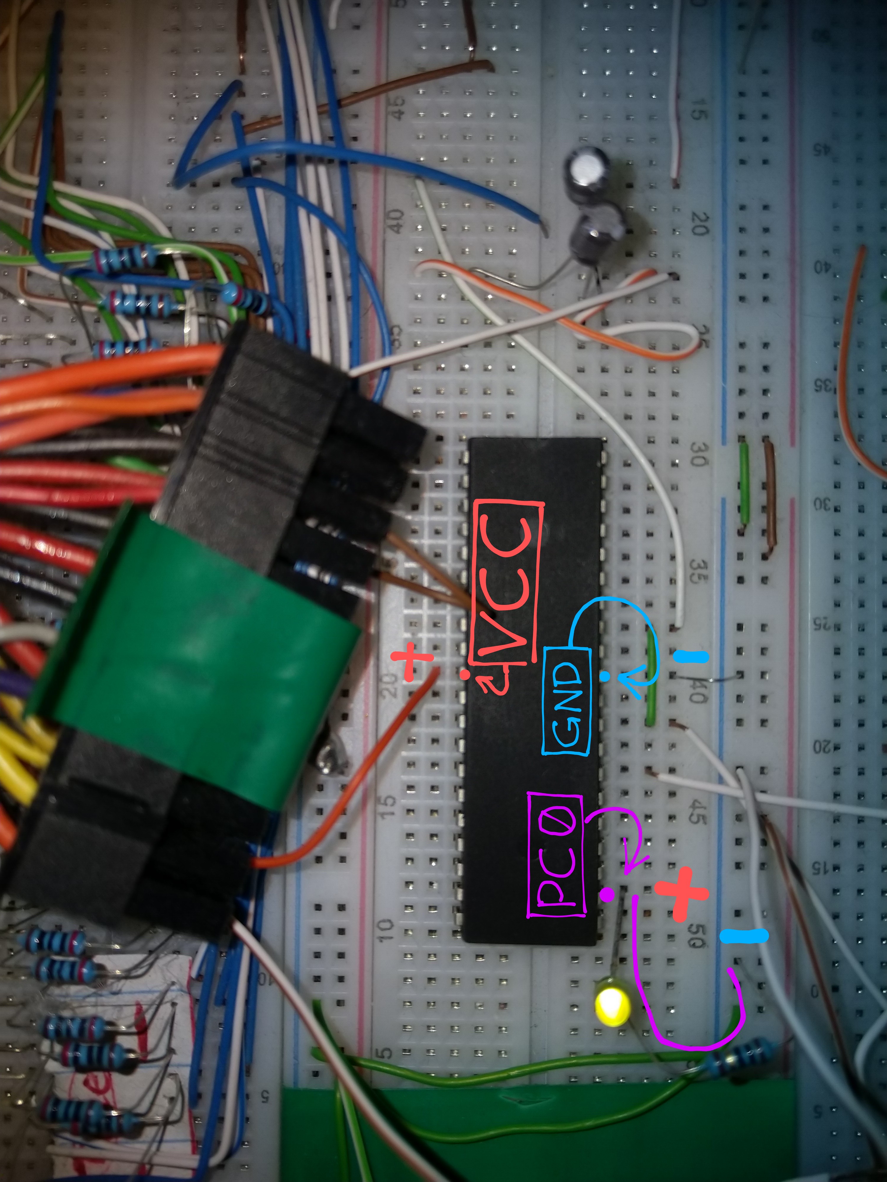 ATmega16A connected to LED